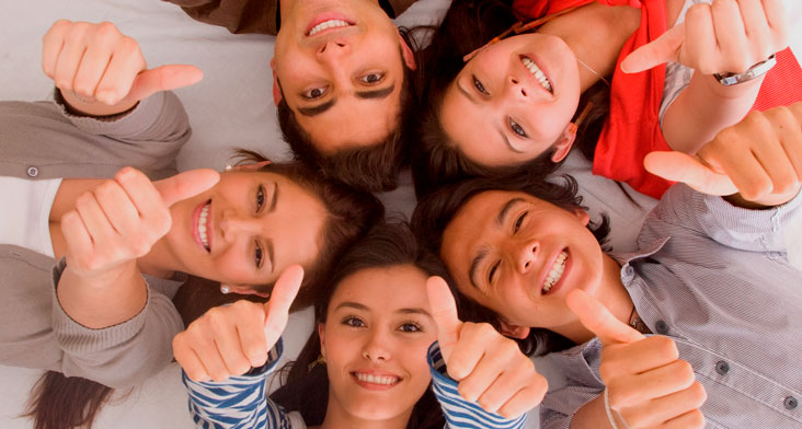 20% dto. en tratamiento y diseño de sonrisa recibe retenedores.