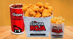 Disfruta el delicioso sabor de los Chispops: Trozos pechuga apanados, papa francesa, gaseosa 400 ml.